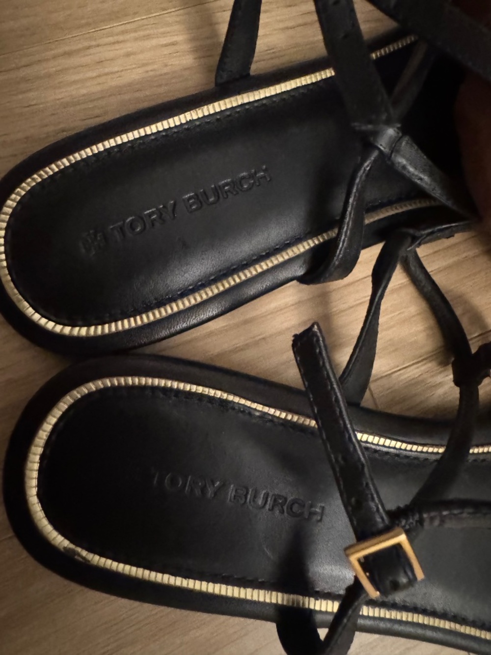 Tory Burch Thong Sandals Black Gold 8 - Picture 2 of 5